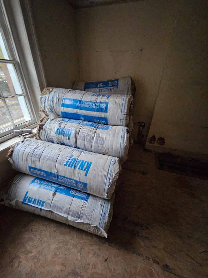 UNUSED AND UNOPENED KNAUF NON-COMBUSTIBLE ROLL INSULATION 200MM THICK FOR SALE - Image 3 of 4