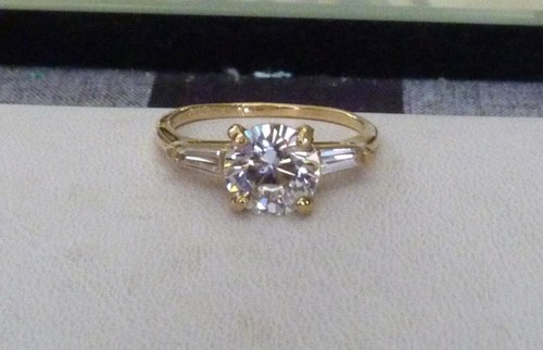 LINDENWOLD'S SOLID 14K YELLOW GOLD 2.5CTTW CUBIC ZIRCONIA RING SIZE 7 3/4 ~ 3.5G - Picture 10 of 10