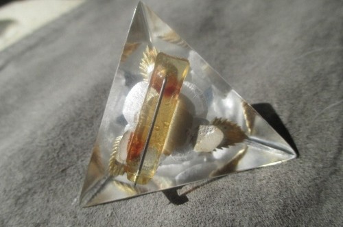Vintage Reverse Carved Lucite White Rose- Green Leaves Flower Brooch Pyramid Pin - Picture 4 of 11