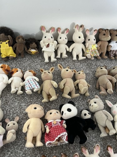 40 x Sylvanian Families Figures Bundle Job Lot Adults Children Babies & Clothing - Picture 3 of 16