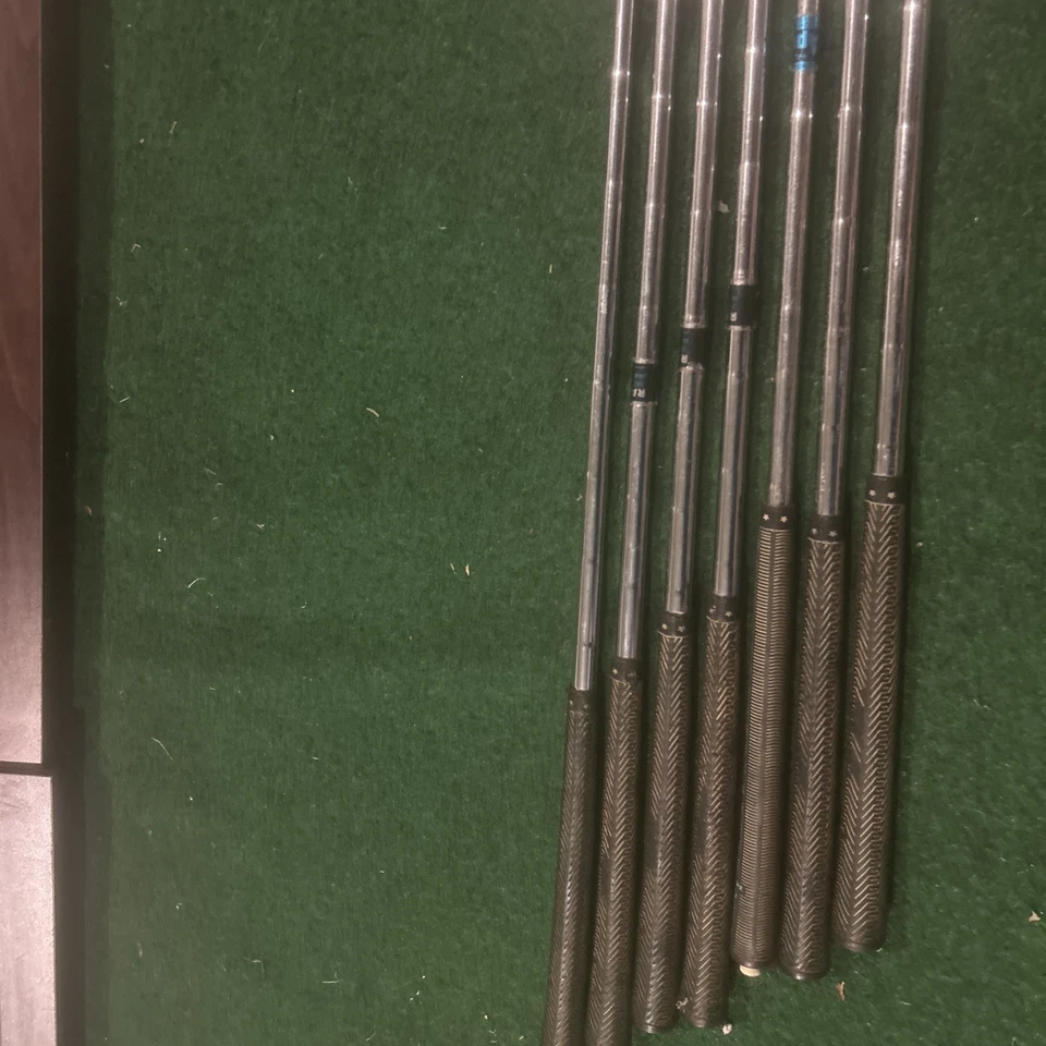 Tom Watson Power Flange Forged 3-9 Iron Right Handed Accuflex - Image 2 of 4