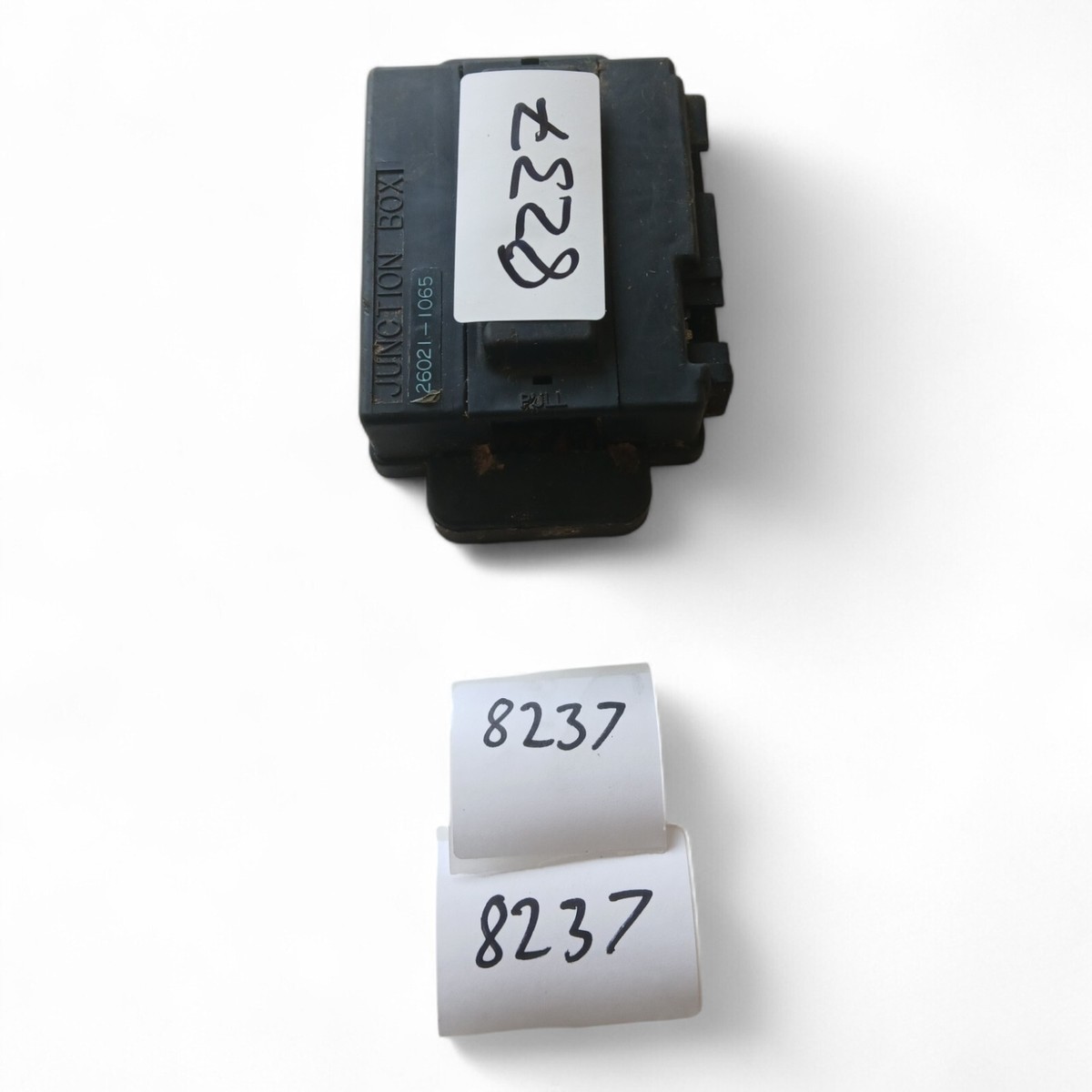 KAWASAKI GPX750R GPX750 FUSE BOX / JUNCTION BOX RUBBER MOUNT