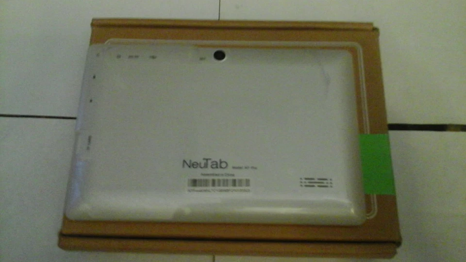 Tablet NeuTab N7 Pro 7 pulgadas Android 4.4 Kitkat disco duro de 8 GB, blanca, bonito aspecto. Foto 3 de 3