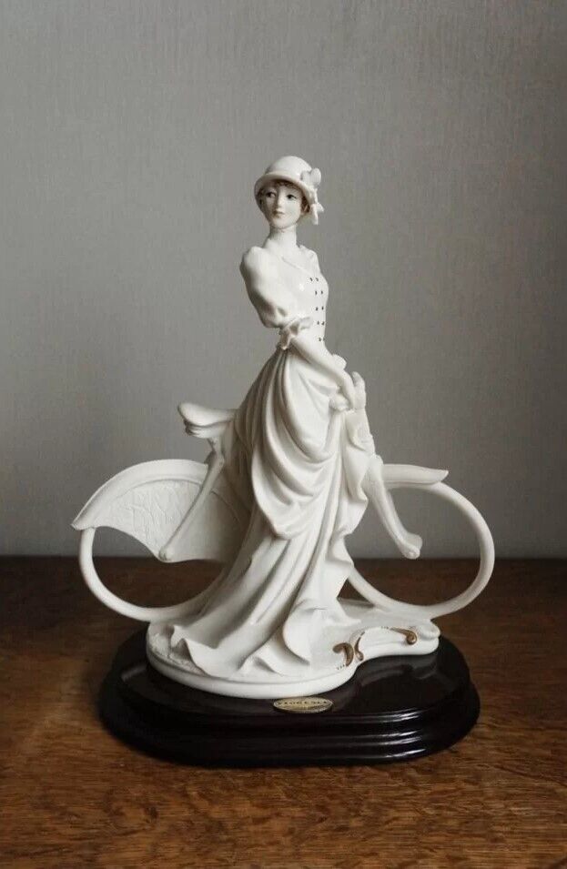 Giuseppe Armani Figurine Statue Sunday Ride Lady Italy Giuseppe Armani Figurine Statue Sunday Ride Lady Italy
