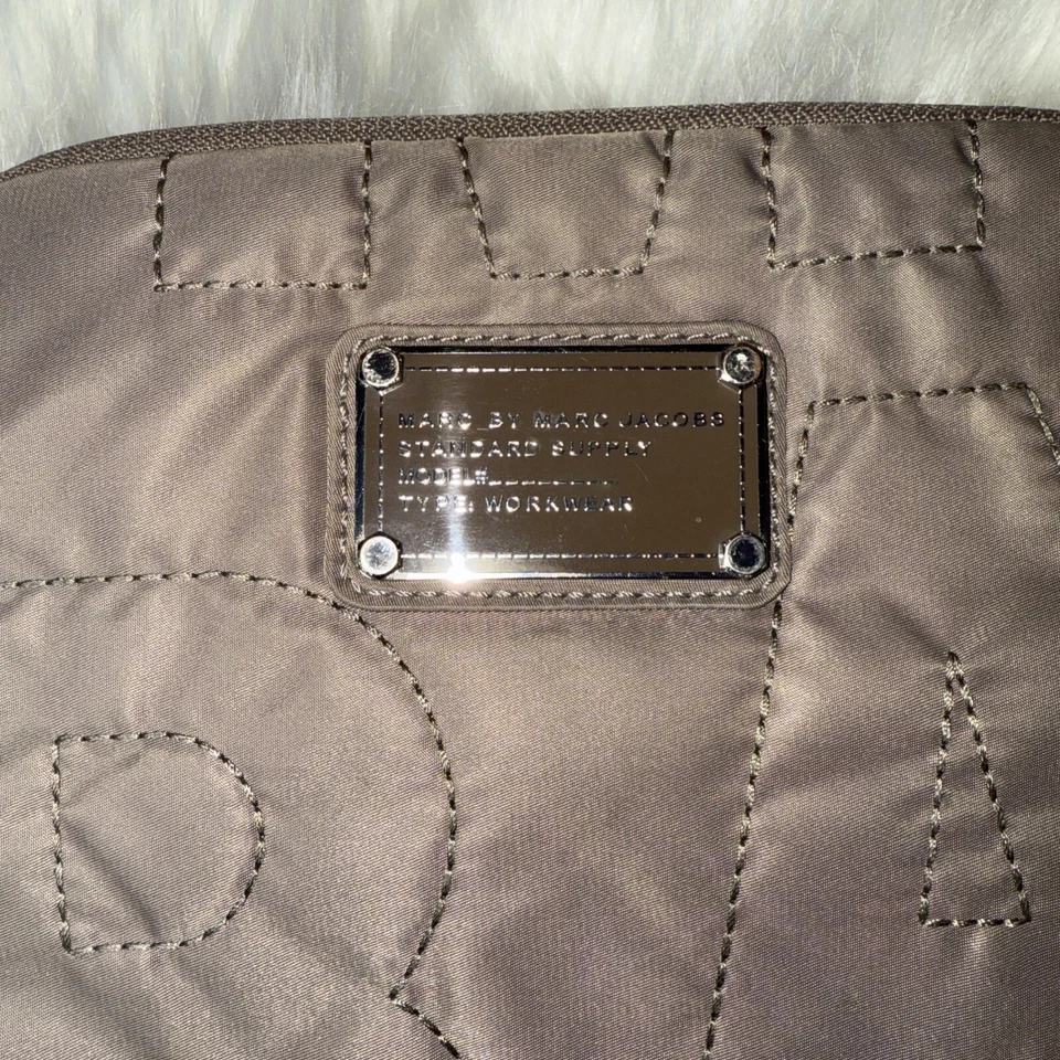 Marc by Marc Jacobs QUILTED NYLON PADDED TABLET TECH SLEEVE Taupe 8.25”x10.5" - Image 2 of 4