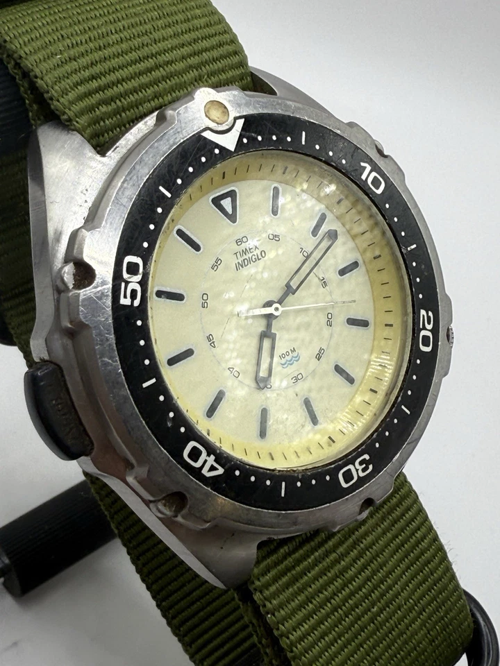 Origina1 Timex Intrepid 1995 Rare 46mm Mens Diver Watch Working Indiglo G2U - Image 4 of 4