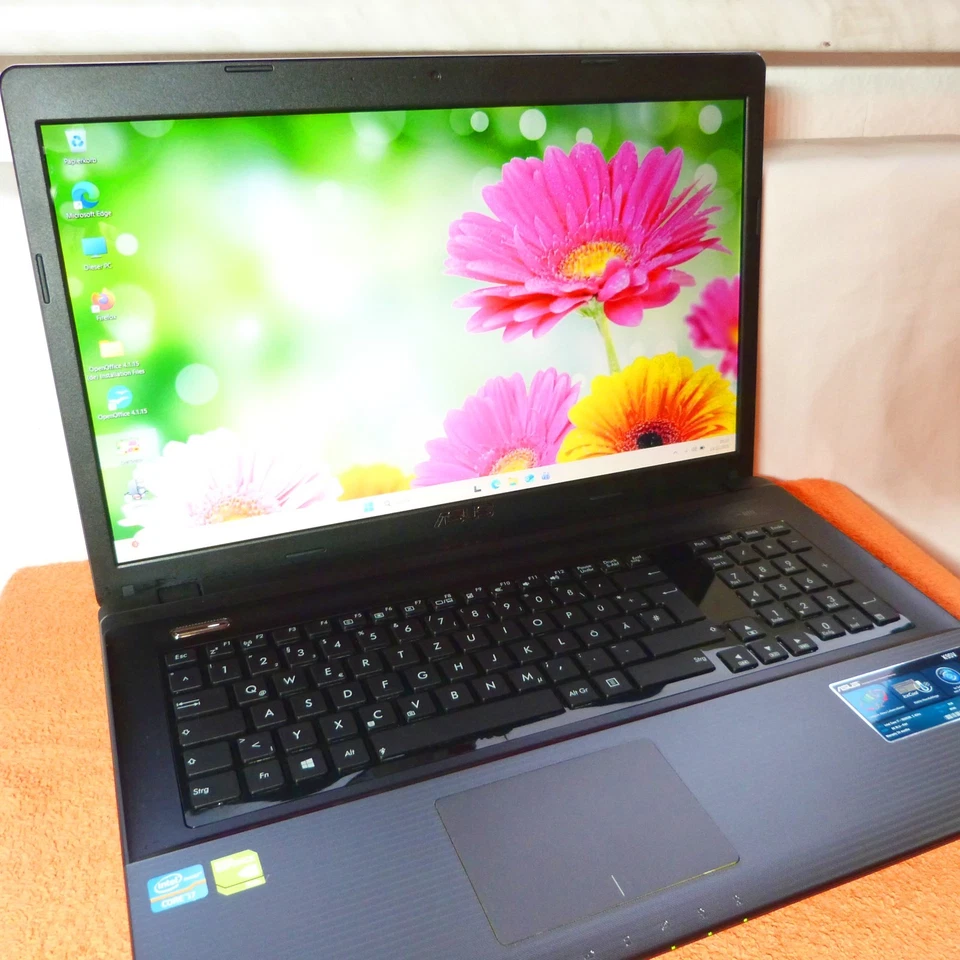 Asus K95 18 Zoll Kino Monster FULLHD l SSD Windows 11 Pro l 24GB RAM NEU Core i7 - Bild 2 von 4