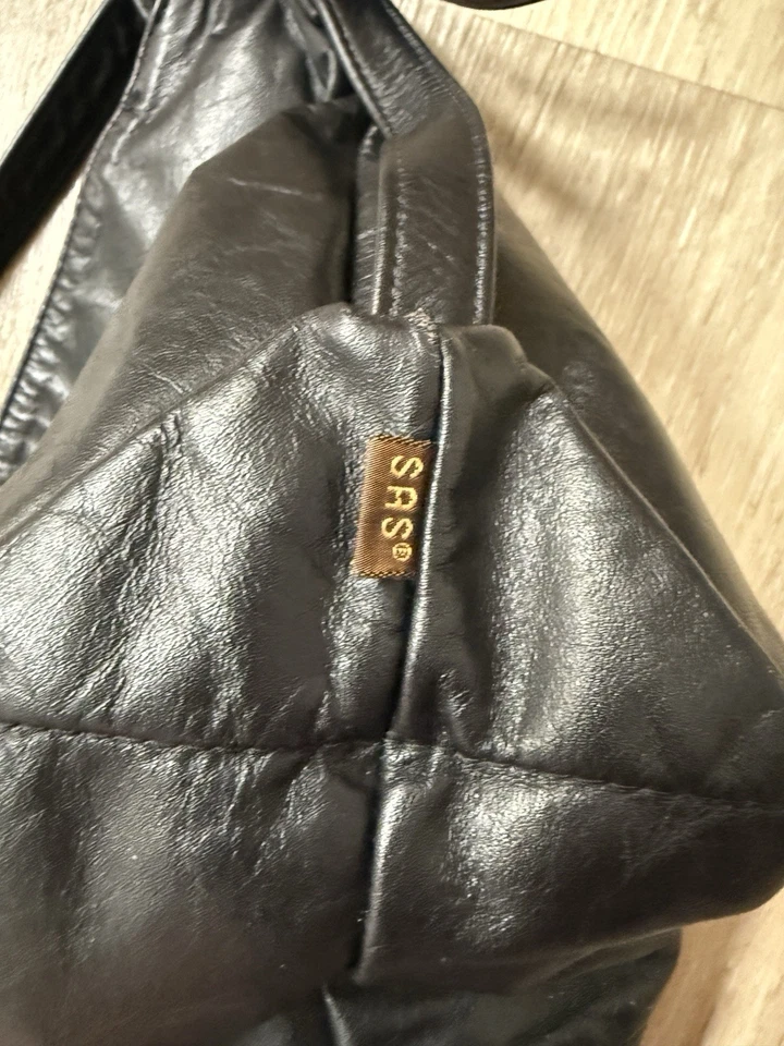 Vintage SAS Black Handsewn Leather Shoulder Bag Made in USA . - Image 2 of 4