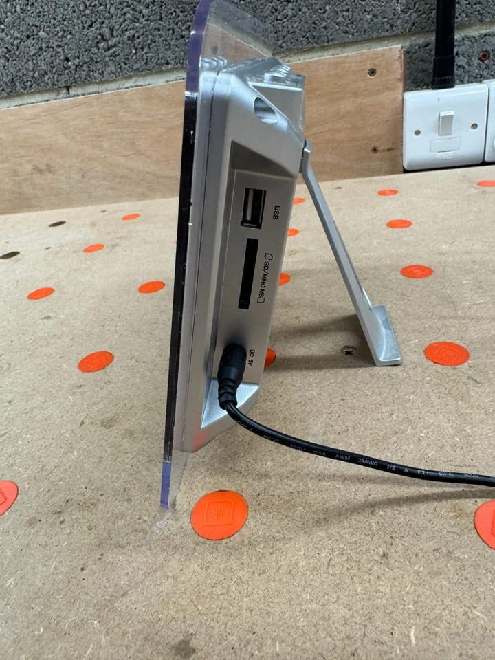 Kitvision 7" inch Digital Silver Photo Frame (DPK7SIK) - used TESTED working - Image 4 of 4