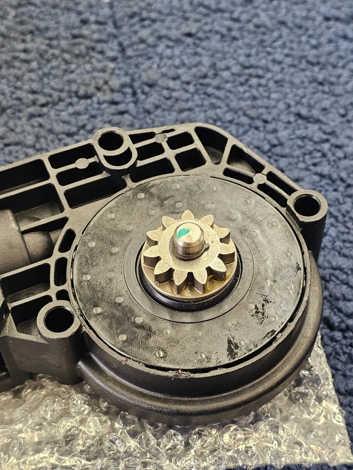 Dorman 742-268: motor de ventana eléctrica para Ford Mustang 1996-2004 Foto 3 de 4