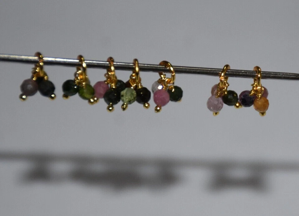 Dijes colgantes de cuentas de piedras preciosas de turmalina de 3 mm. dijes para hacer joyas chapados en oro Foto 4 de 4