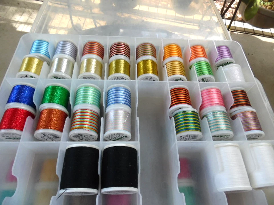 LOTE DE 56 PISCINAS MADEIRA HILO RAYÓN 200m NAVIDAD METALIZADAS Y VARIADAS Foto 3 de 4