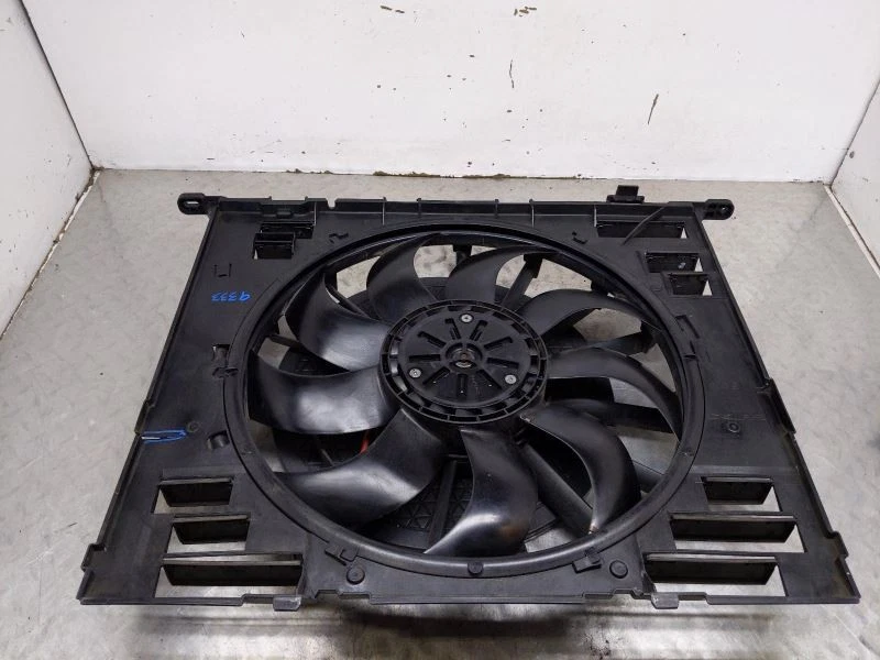 (СЛОМАННЫЕ ВКЛАДКИ) Радиатор вентилятор двигателя вентилятор в сборе радиатор подходит 16-19 BMW 750i - Изображение 2 из 4