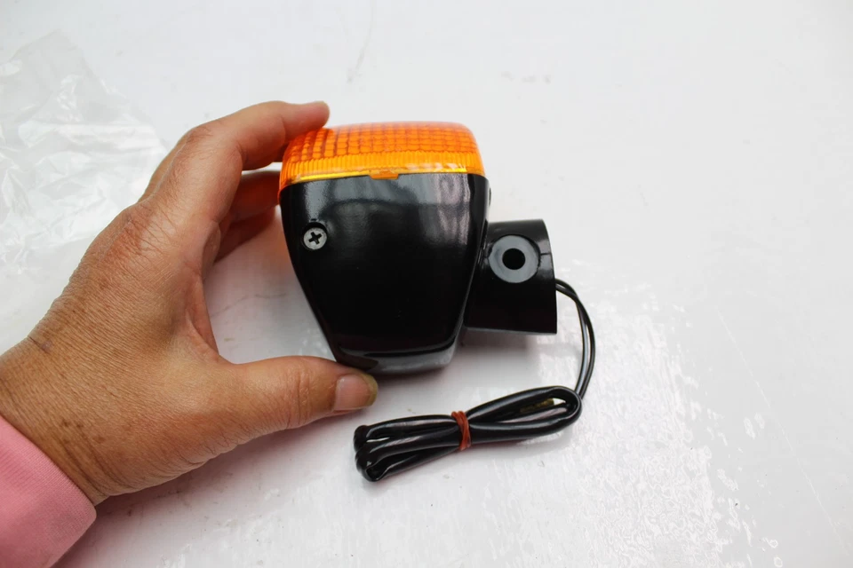 HONDA V45 INTERCEPTOR VF750F 1983 luz intermitente trasera izquierda (HBD) Foto 2 de 4