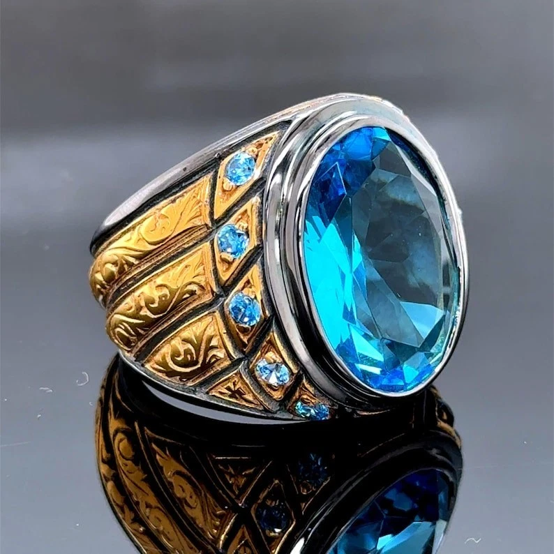 Anillo de oro grabado con piedras preciosas de aguamarina y oro plateado para hombre Foto 3 de 4