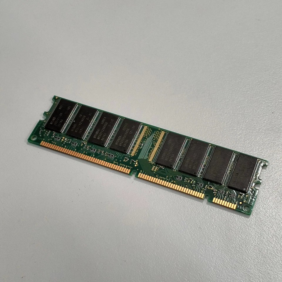 Genuine Hyundai 256MB PC100 100MHz non-ECC Unbuffered 168-Pin DIMM HYM71V653201 - Image 4 of 4
