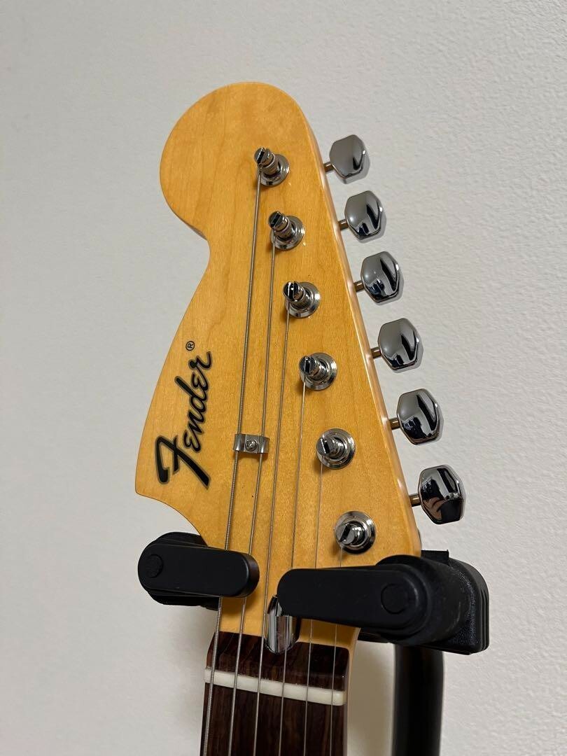 ギター Fender Mustang Limited Run Reverse Head Fender Mustang Limited Run Reverse Head Musical Instruments