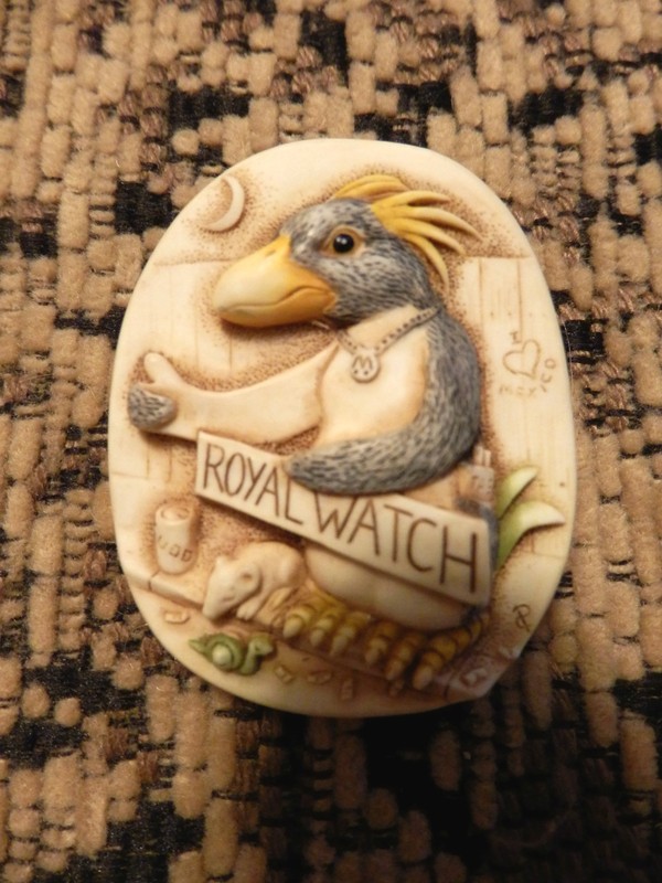 HARMONY KINGDOM 'MURPHY' PENGUIN PIN ROYAL WATCH COLLECTOR'S CLUB 1999 EXCLUVISE