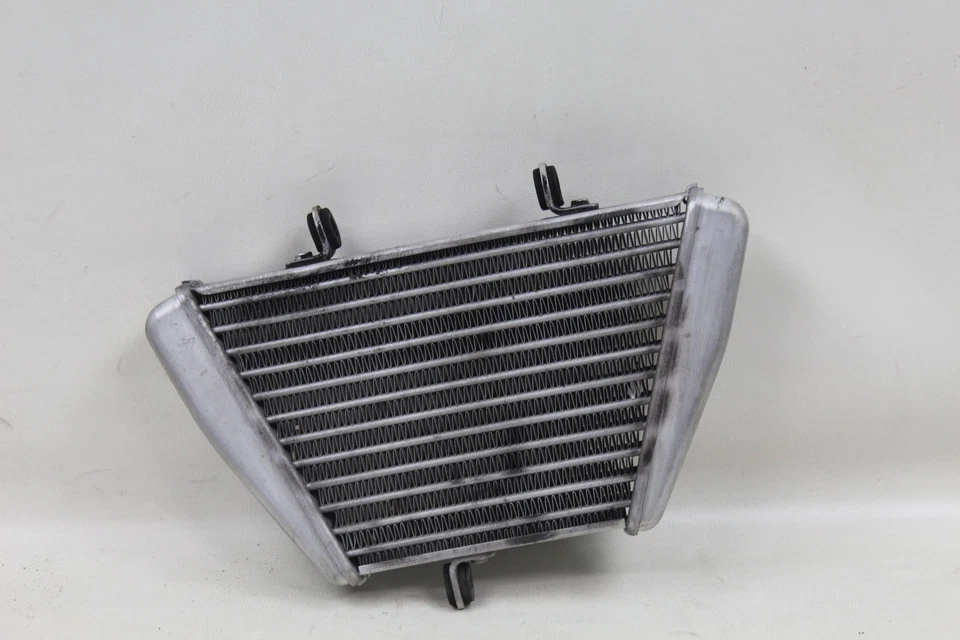 Conjunto de enfriador de aceite de motor inferior Aprilia RSV4 1100 21-25 Tuono OEM Foto 3 de 4