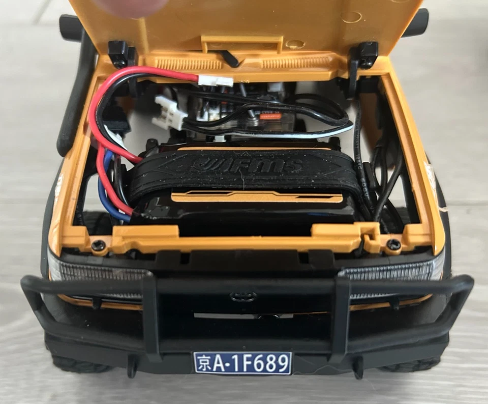 FMS 1:18 FCX18 LC80 Toyota Land Cruiser LC80 RTR Yellow Slightly Used LC80 L3 - Image 4 of 4