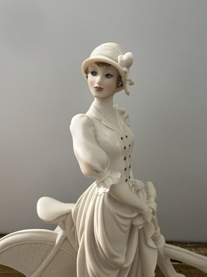 Giuseppe Armani, Florence, Porcelain Figurine “Sunday Ride” 0531F