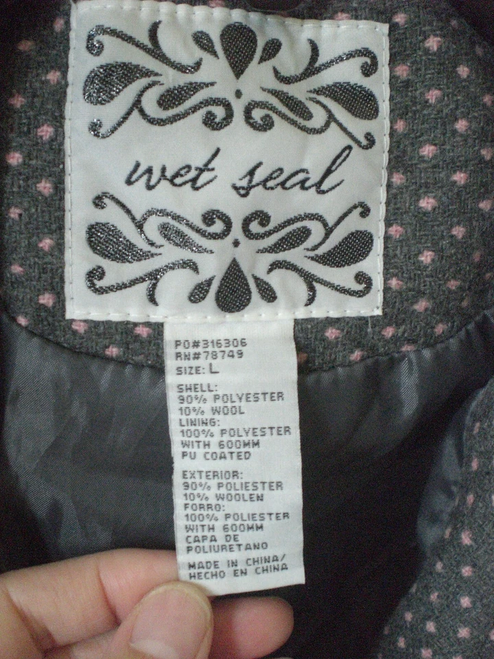 Abrigo Chaqueta Wet Seal Gris con Lunares Rosados GRANDE Foto 2 de 4