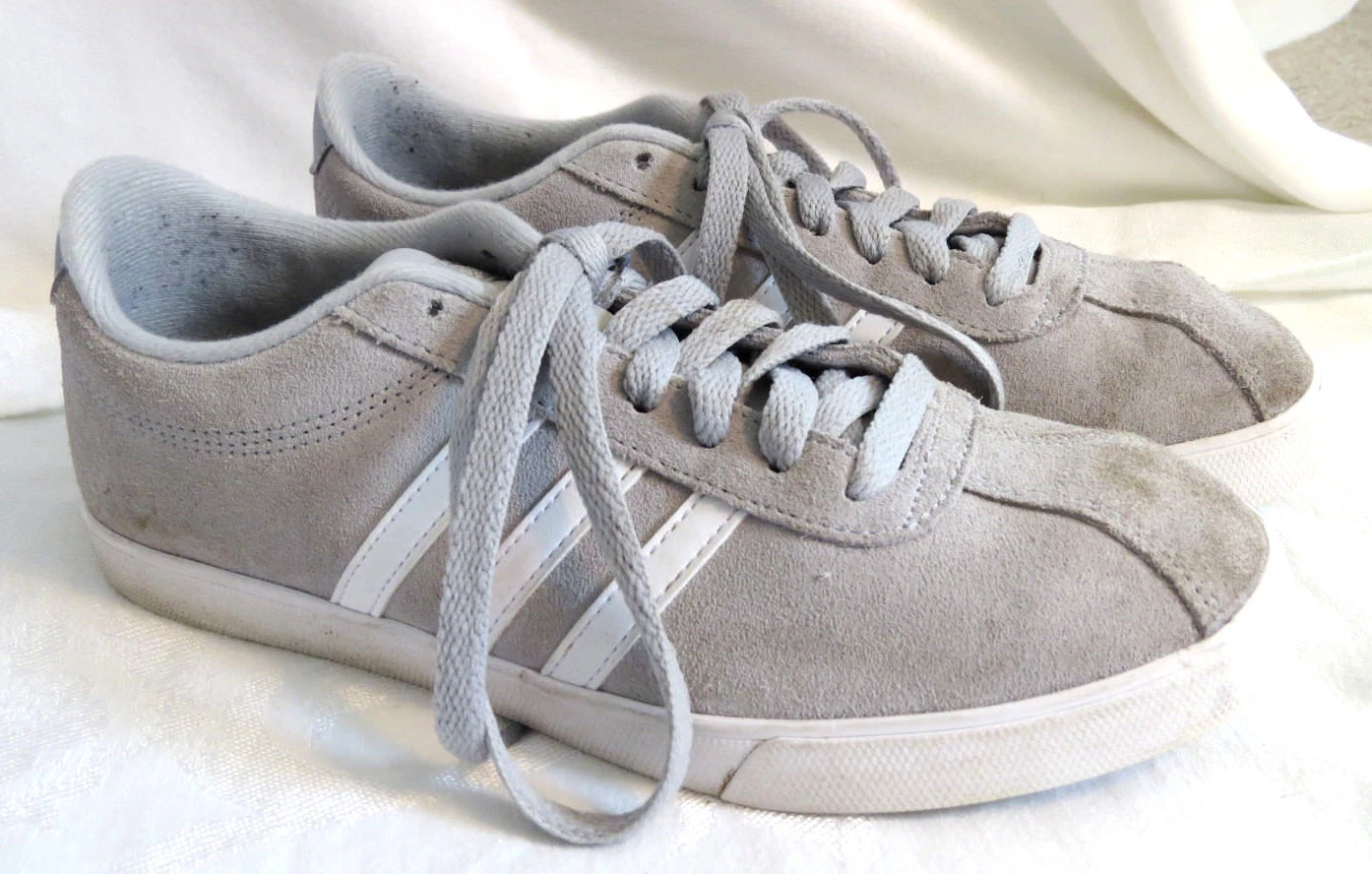 Sneakers Adidas NEO Courtset in pelle scamosciata grigia e bianca taglia 7