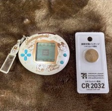 Tamagotchi's School TMGC WHT UNIQLO Bandai Ltd Edition USED good condition