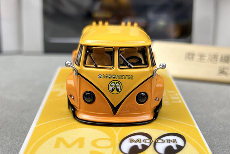 4R-514 TPC 1/64 フォルクスワーゲン T1 MOONEYES OCT 2023 TPC 1/64 VW VOLKSWAGEN T1 Kombi Mooneyes double