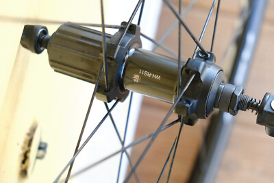 Shimano RS11 Road Bike Wheelset 700C 11 Speed 100/130mm QR Shimano RS11 Road Bike Wheelset 700C 11 Speed 100/130mm QR