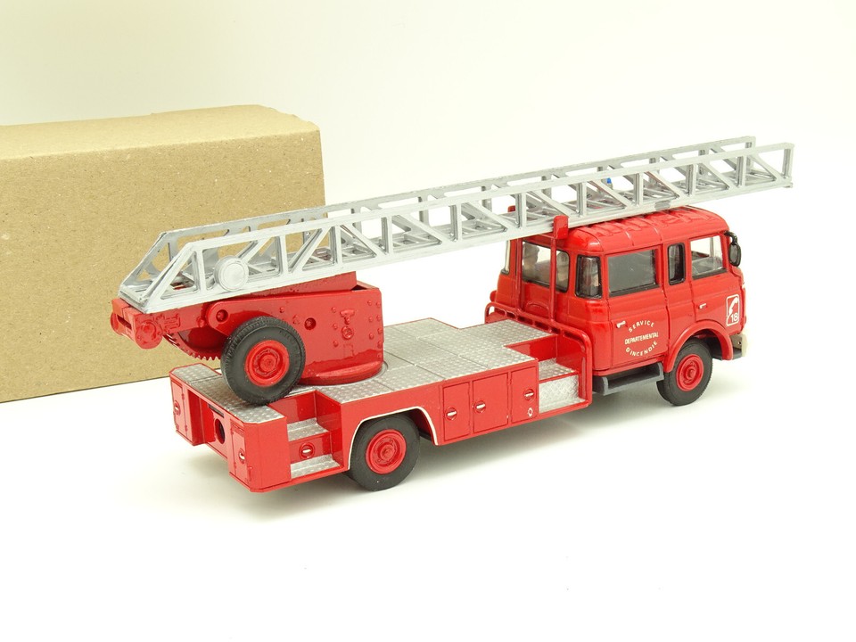 Miniature Norev SB 1/43 - Berliet GBK Grande Echelle Magirus Pompiers SDI B (sans Boîte)