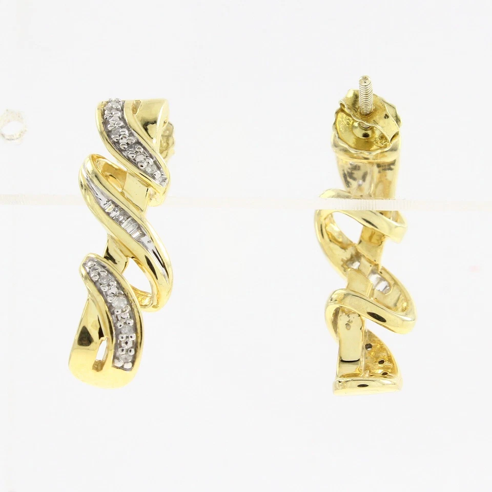 Aretes de diamantes naturales de 0,10 quilates en plata chapada en oro amarillo de 14 quilates Foto 3 de 3