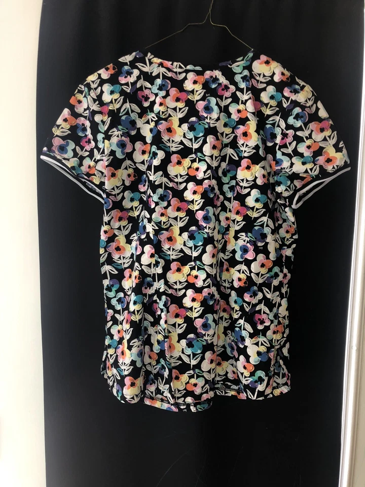 Women’s Scrub Top - Image 2 of 3