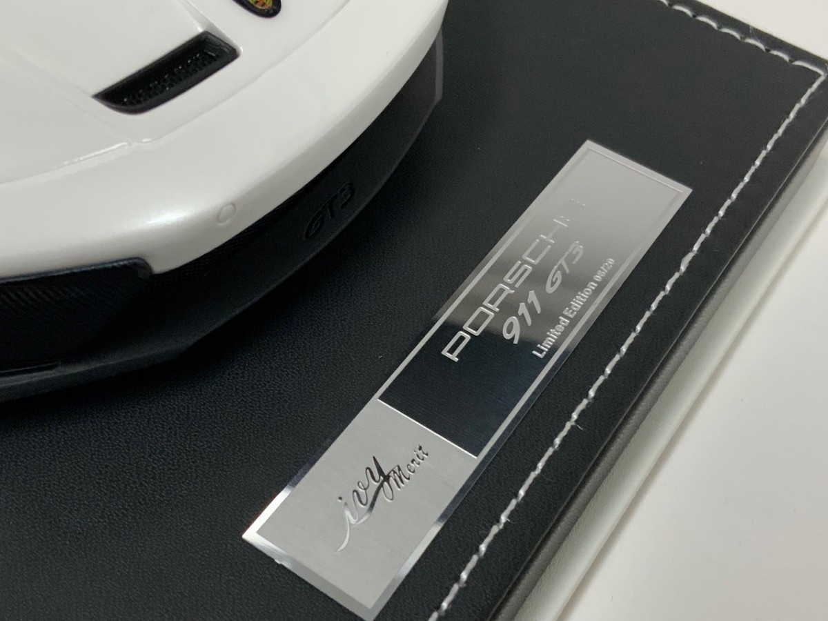 1/18 Ivy Porsche 911 GT3 992.1 White with Black Stripe on Leather