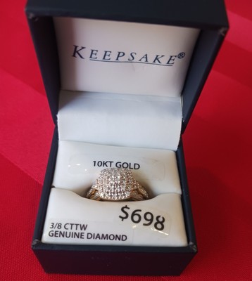 Neuer Diamantring 10 Karat Gold 3/8 Karat Diamanten Größe 7 Andenken. 5+ Gramm