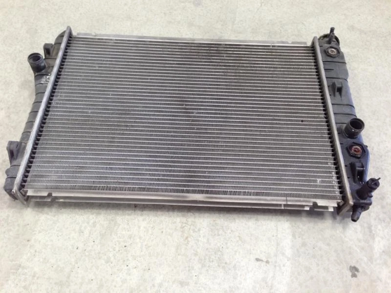 00 01 02 RADIADOR AUTOMÁTICO CHEVY CAMARO SS 5,7 L LS1 12937 Foto 2 de 4