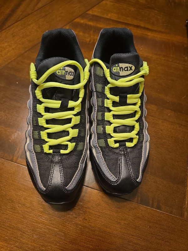 Nike Air Max 95 GS Black Volt Dark Grey Neon Laces Sneakers 905348-022 Size 6Y