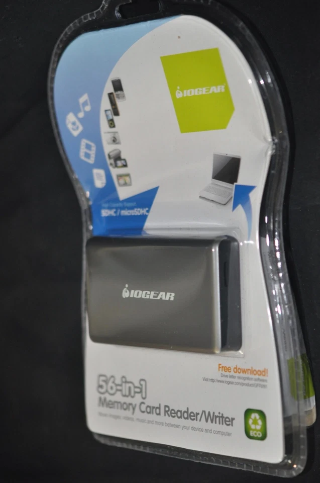 IOGEAR UNIVERSAL MEMORY CARD READER/WRITER 56 IN 1 MULTI-FORMAT NEW  ***L@@K*** - Image 3 of 4