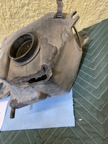 1984 Honda ATC 200 X airbox air chamber assembly 185 - Picture 6 of 8