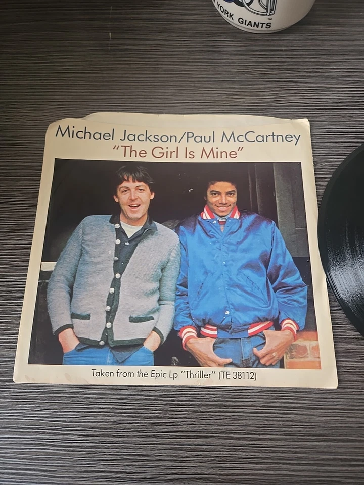 Paul McCartney & Michael Jackson "That girl is mine" 45 rpm record w/ picture VG - Image 4 of 4
