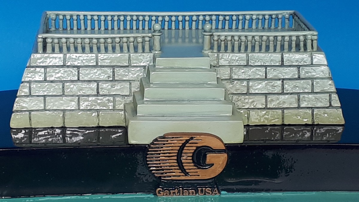 RARE GARTLAN BEATLES YELLOW SUBMARINE DISPLAY STAGE (Gartlan USA