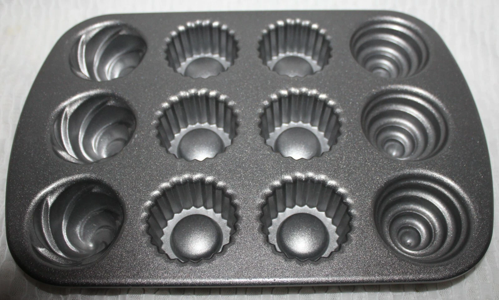 Nordic Ware Filled Cupcake Pan Makes 6 Cupcakes Bakeware Metal USA