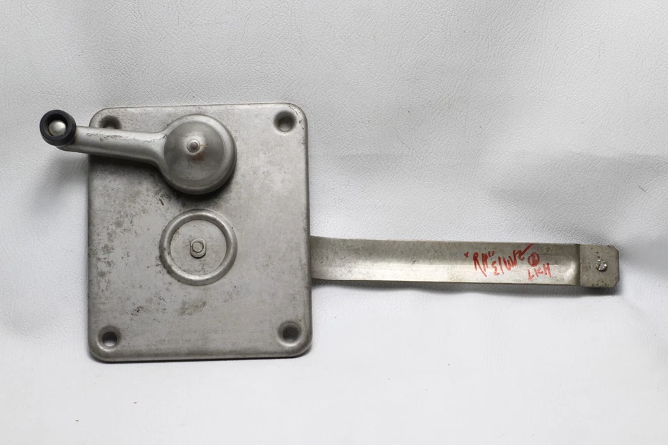 ДВЕРНОЙ СТЕКЛОПОДЪЕМНИК FJ40 FJ45 HJ45 47 1969-75 TOYOTA LAND CRUISER ПОД ПРАВУЮ РУКУ ТОЛЬКО НОВЫЙ ИЗ СТАРЫХ ЗАПАСОВ - Изображение 4 из 4