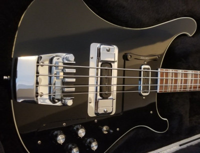 Zero-Mod 4003v2-BL BLACK Thumb Rest for 2015-2023 Rickenbacker 4003 Bass-NO Mods