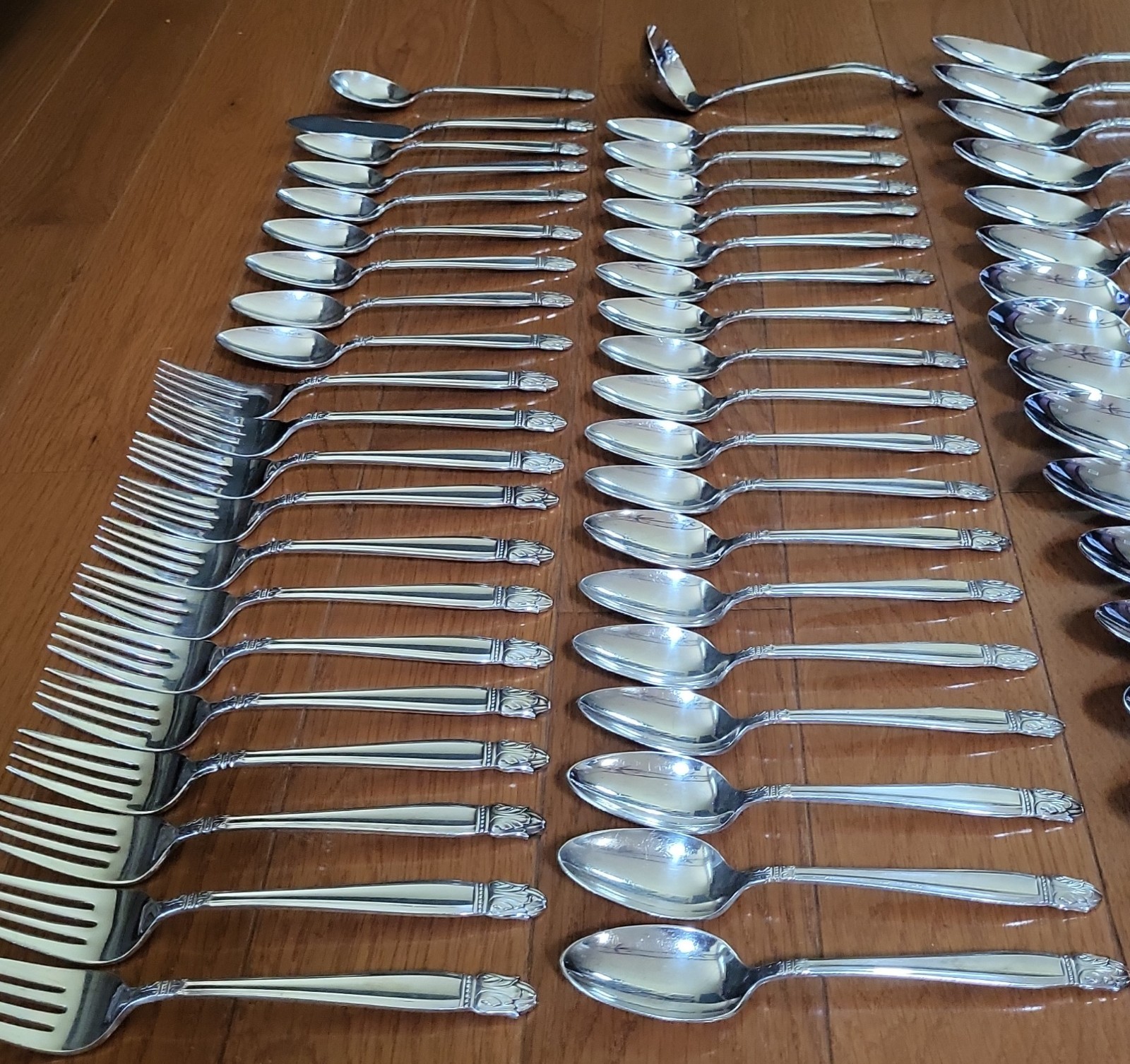 Service for 12 DANISH PRINCESS Silverplate Holmes & Edwards Flatware Set in Case