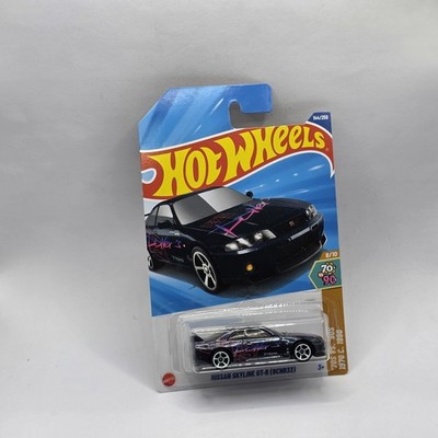 New Hot Wheels 2025 Case M 70 s Vs 90 s 8/10 Nissan Skyline GT-R (BCNR33) Blue