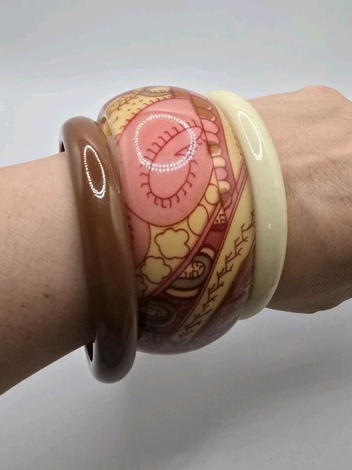 Brazalete Vintage Grueso Diseño Cachemira LUCITE y Acrílico Marrón y Crema  Foto 3 de 4