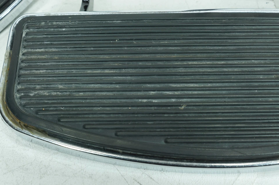 10 reposapiés Harley Touring Electra Glide Ultra OEM izquierda derecha conductor Foto 4 de 4