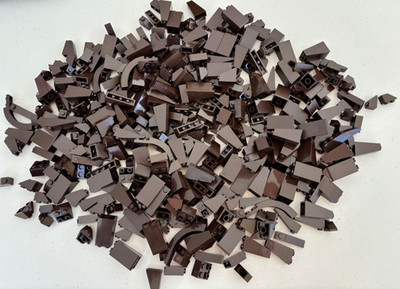 SHIPS FREE!! LEGO 50 Slope DARK BROWN 3039 3037 3678 4460 3684 3298 MIXED CASTLE
