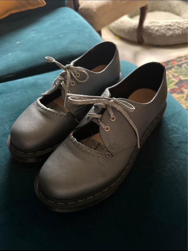 Dr. Martens Gray Pebbled Leather Oxford Shoes  | No Size Tag | Approx Women’s 10